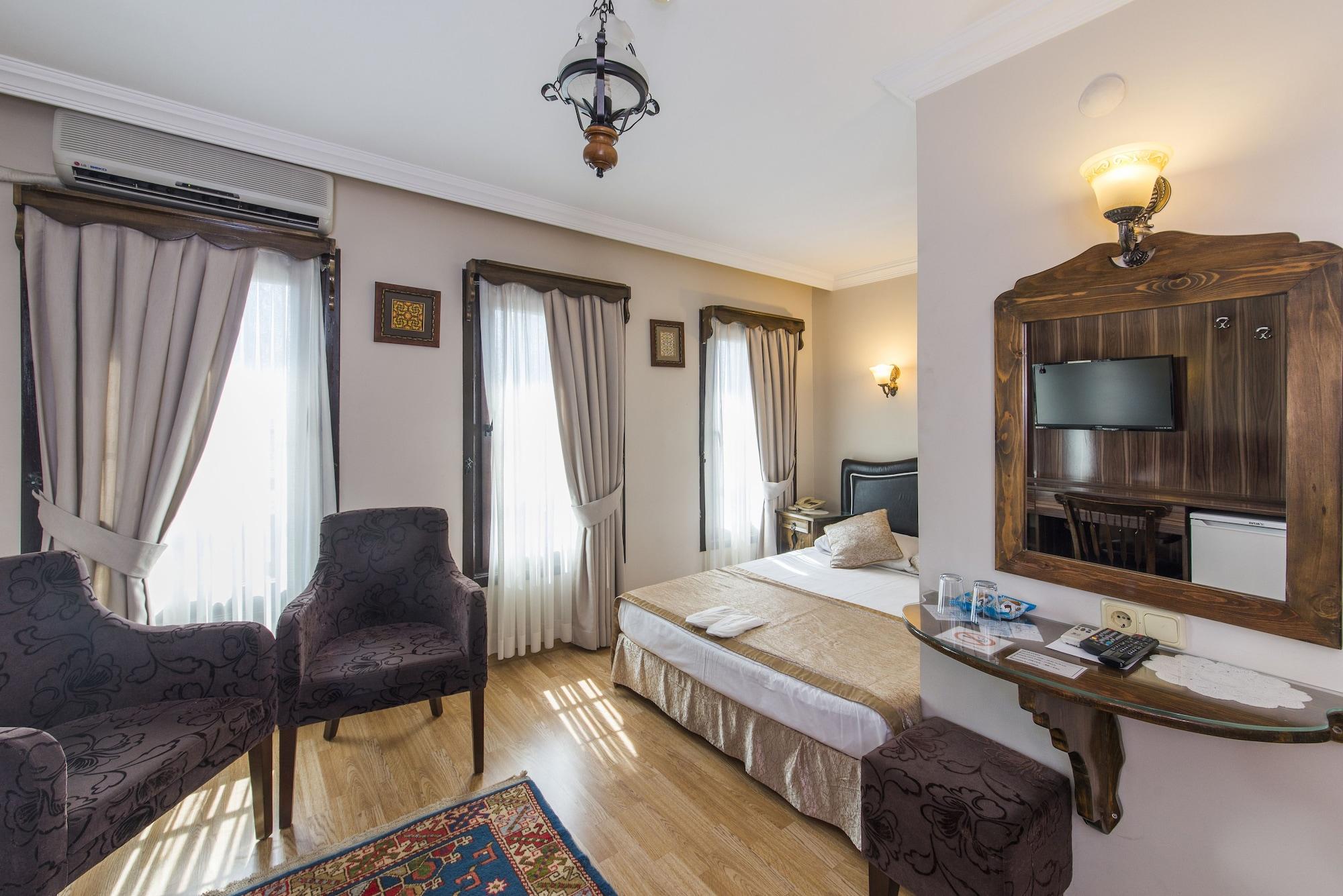 Naz Wooden House Inn Istanbul Exteriör bild