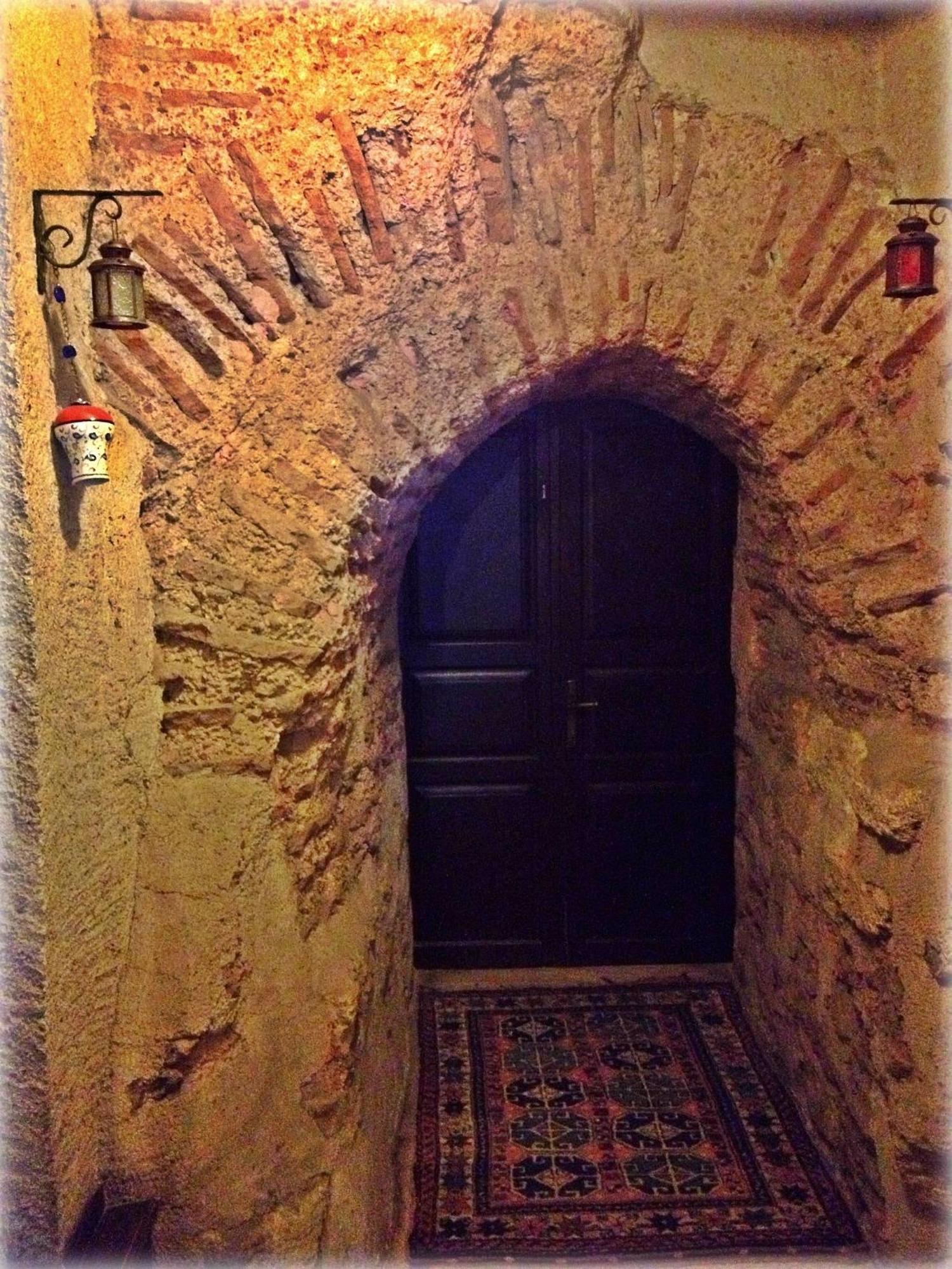 Naz Wooden House Inn Istanbul Exteriör bild