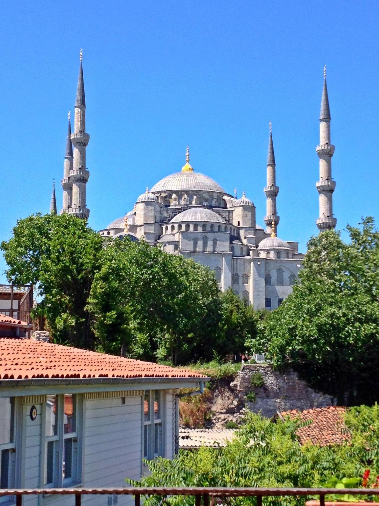 Naz Wooden House Inn Istanbul Exteriör bild