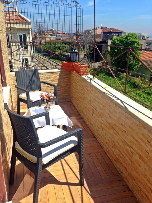 Naz Wooden House Inn Istanbul Exteriör bild