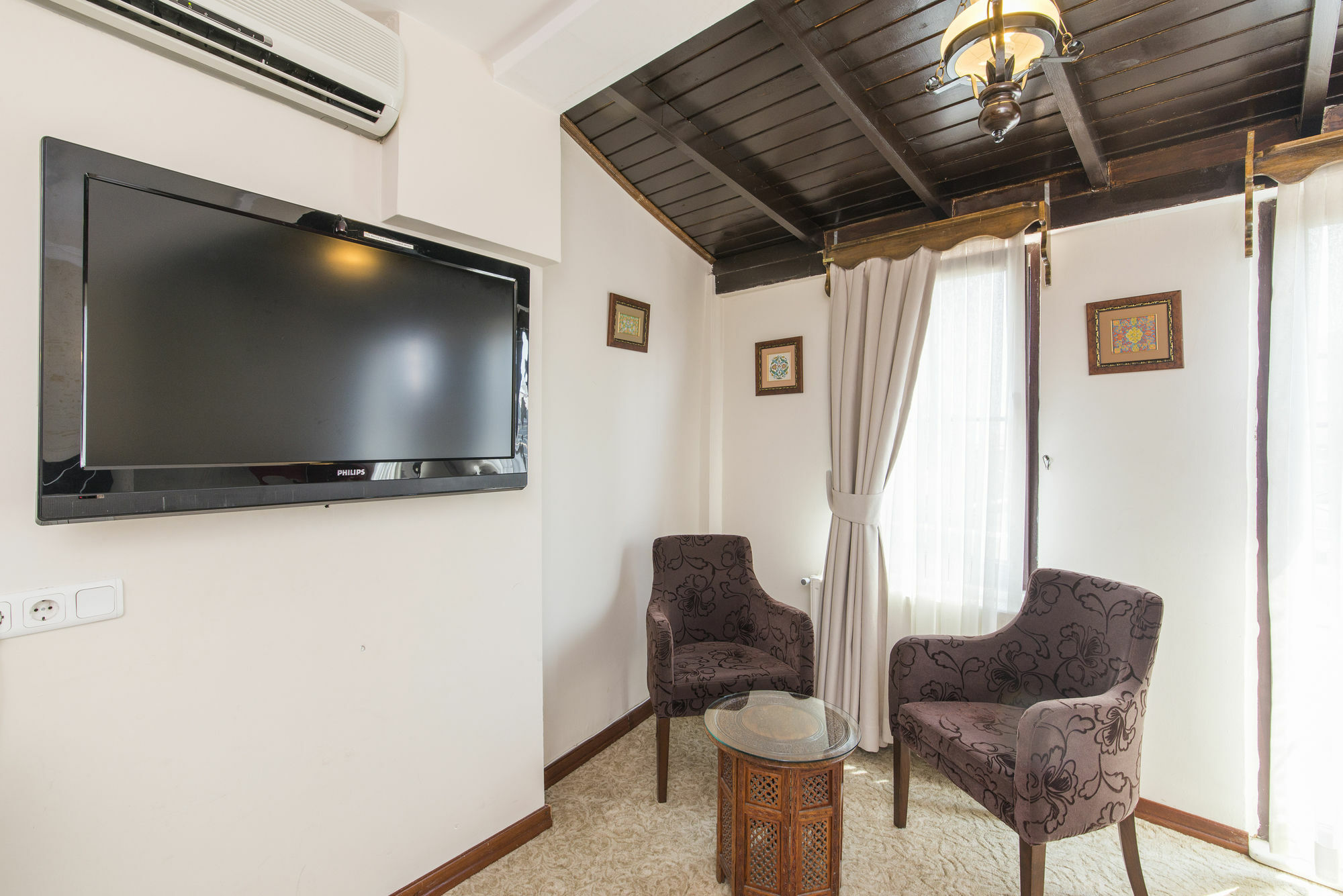 Naz Wooden House Inn Istanbul Exteriör bild